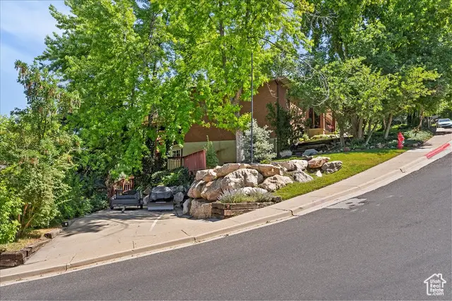 5791 S Oakwood Dr W, South Ogden, UT 84405 - Image #3