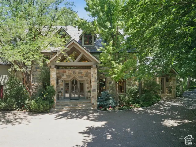 6033 S 2300 E, Holladay, UT 84121 - Image #2