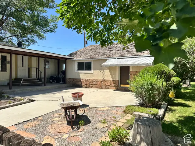 1086 E Main St, Wellington, UT 84542 - Image #1