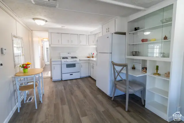 144 E Garden Park Cir S, South Salt Lake, UT 84115 - Image #1