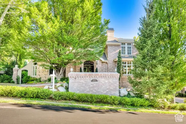 2058 E Oak Manor Dr, Sandy, UT 84092 - Image #3