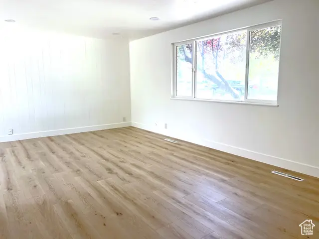 686 N Parkway Ave, Tooele, UT 84074 - Image #3