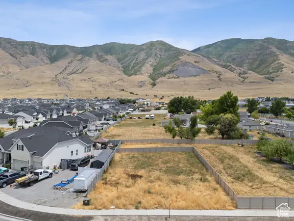 8048 N Park Ln #002, Lake Point, UT 84074