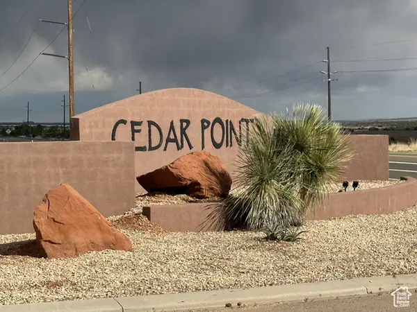 1121 Red Sage Dr, Apple Valley, UT 84737