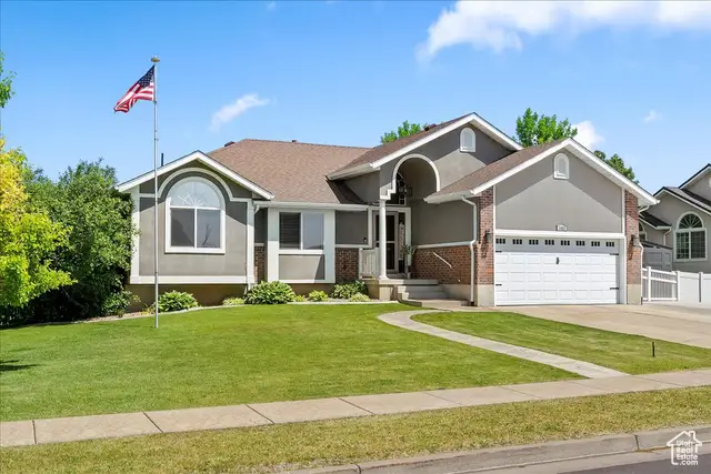 1403 Gleneagles Dr, Syracuse, UT 84075 - Image #2