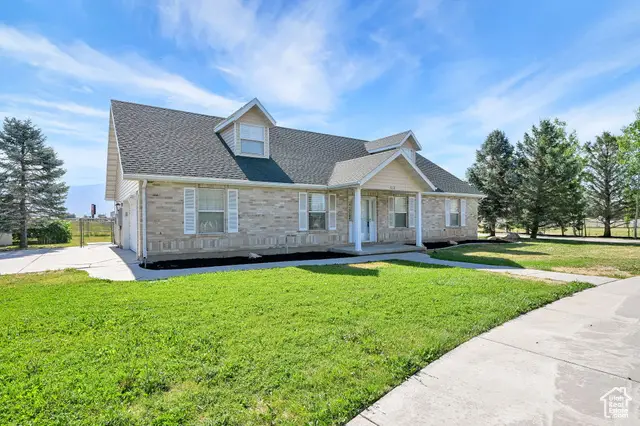 3112 N Pelican Dr, Farr West, UT 84404 - Image #2