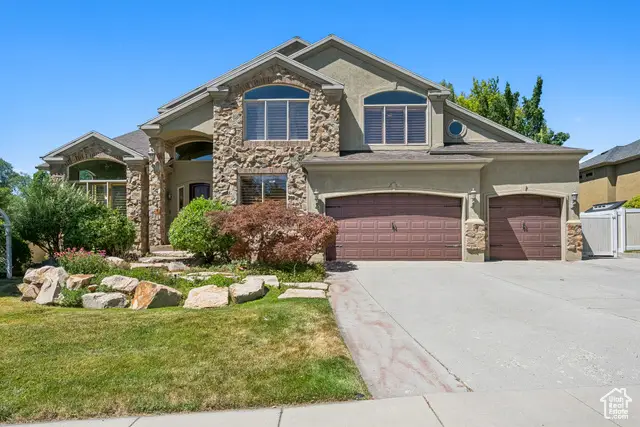 2935 E Denmark Dr, Cottonwood Heights, UT 84121 - Image #2