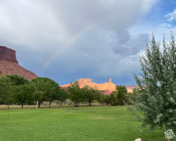 9 Chamisa Ln, Castle Valley, UT 84532