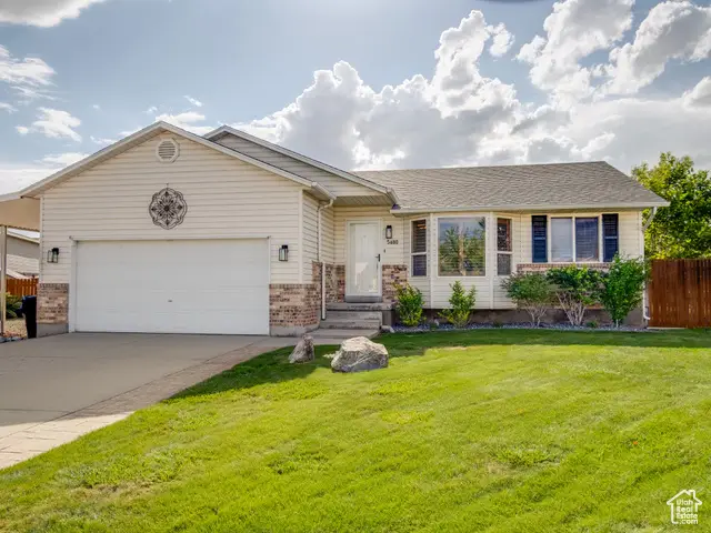 5480 W Sun Ridge Ct, Kearns, UT 84118 - Image #1