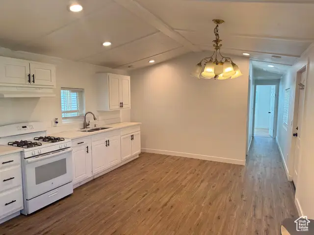 898 W Little Mountain Dr S, Taylorsville, UT 84123 - Image #2