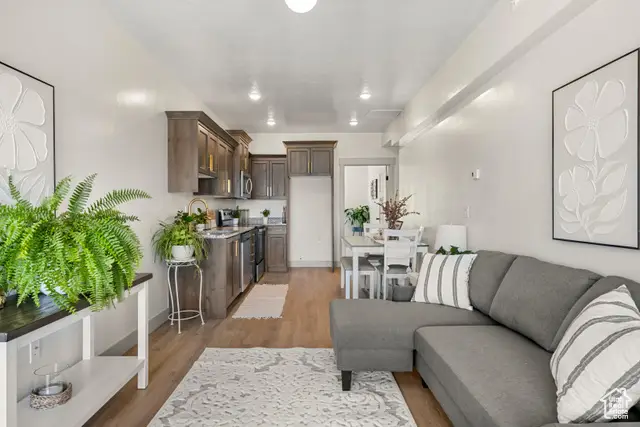 947 N Harbor Village Dr E #202, Garden City, UT 84028 - Image #3