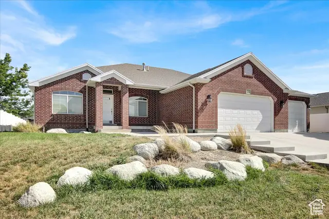 1184 W Margaret Rose Dr, Riverton, UT 84065 - Image #2