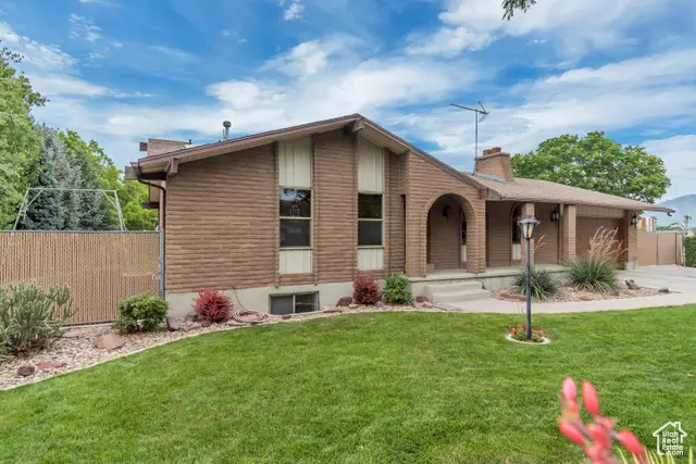 486 W Clover View Dr, Murray, UT 84123 - Image #2