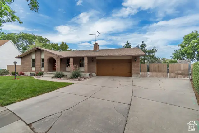 486 W Clover View Dr, Murray, UT 84123 - Image #3