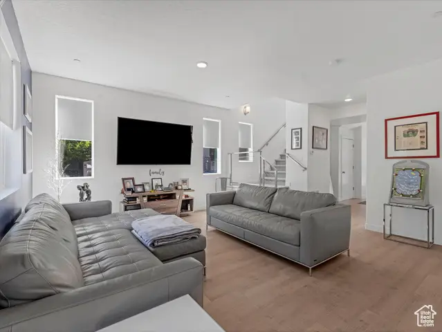 552 S Mcclelland St, Salt Lake City, UT 84102 - Image #2