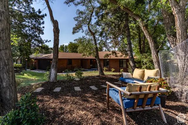 2495 E Granite Hills Cir, Sandy, UT 84092 - Image #2