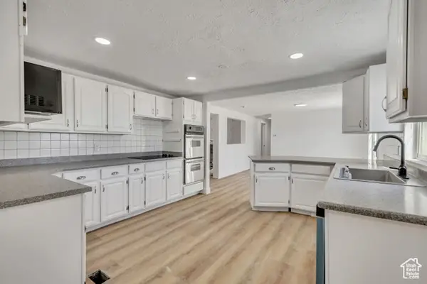 1472 Hogans Rd, Stockton, UT 84071