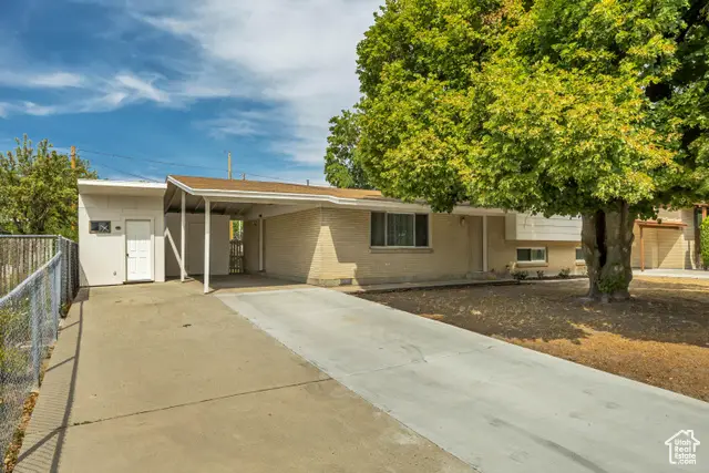 841 E Newbold Cir S, Midvale, UT 84047 - Image #2