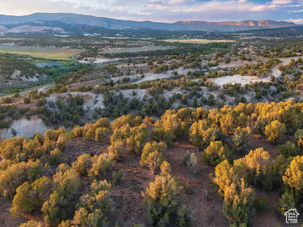 12536 E Solitude Dr, Lapoint, UT 84039