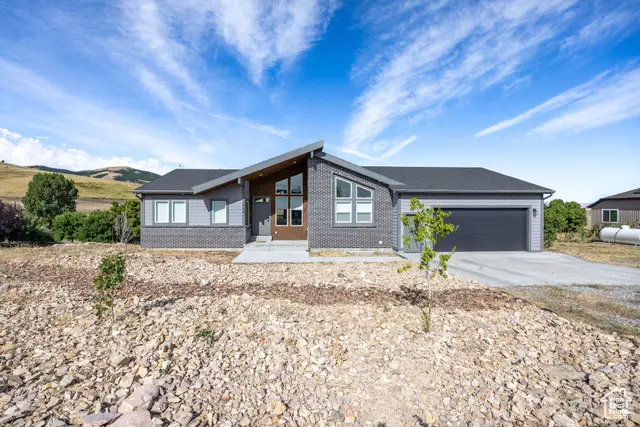 13945 N Willow Creek Dr, Beaverdam, UT 84306 - Image #3
