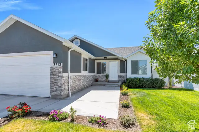 2312 E Quaking Aspen Ln, Eagle Mountain, UT 84005 - Image #2