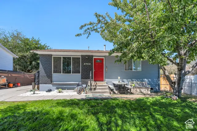 4924 S Rayford Cir W, Salt Lake City, UT 84118 - Image #1