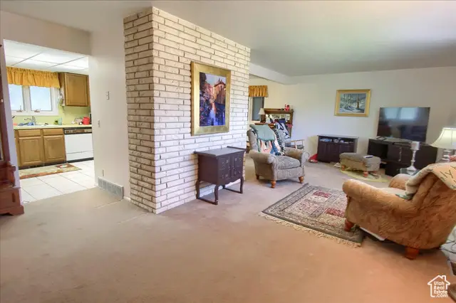 886 N Harrison Blvd, Ogden, UT 84404 - Image #3