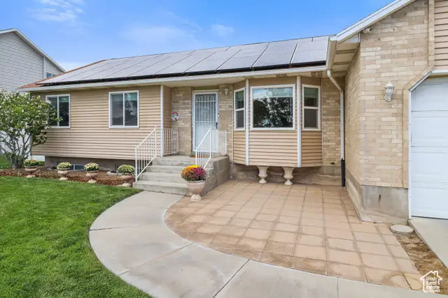 1360 W Quail Ridge Cir, Riverton, UT 84065 - Image #2