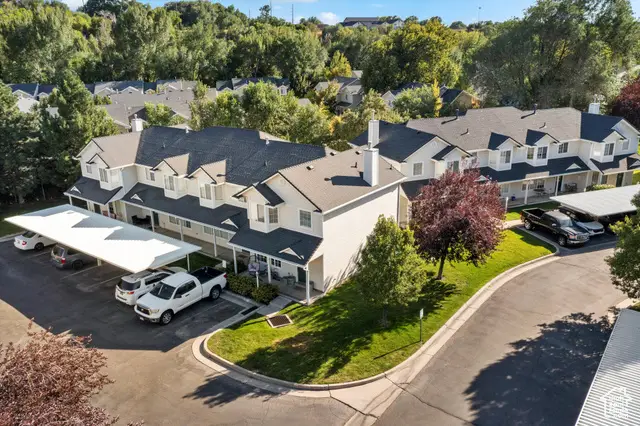 1027 E Sara Ln S, Ogden, UT 84404 - Image #3