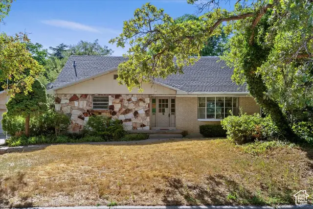 399 S Stirling Dr E, Fruit Heights, UT 84037 - Image #1