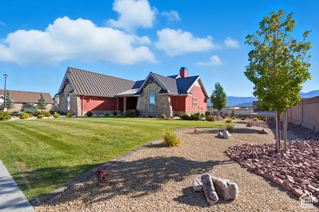 865 S Cliffs Dr, Cedar City, UT 84720 - Image #2