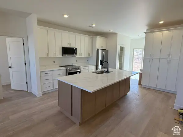 398 Red Canyon Dr, Page, AZ 86040