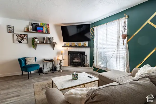 3927 S Lamplighter Way, Riverdale, UT 84405