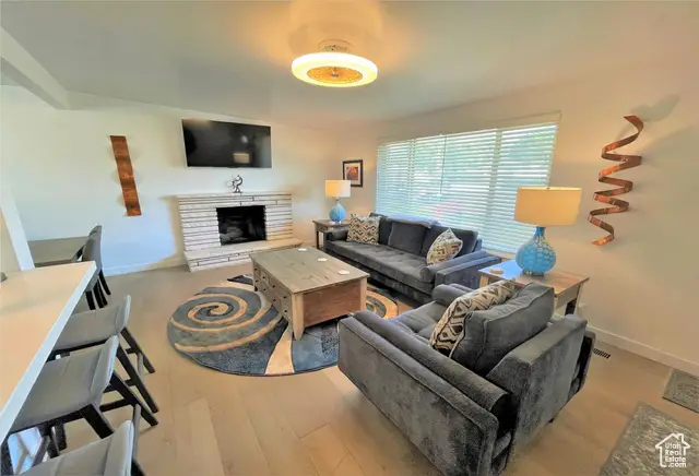 995 E Sagehill Dr S, Millcreek, UT 84124 - Image #2