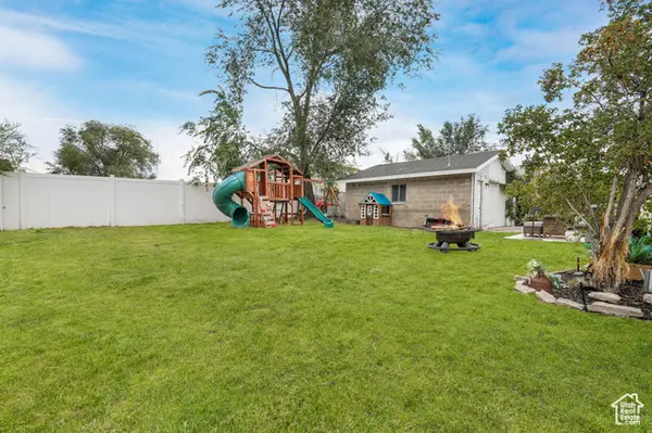 7223 W Gardenia Ave S, Magna, UT 84044