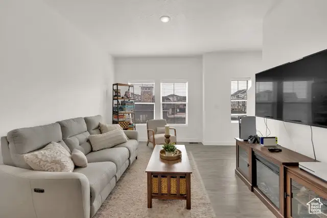 303 N 725 E, Vineyard, UT 84059 - Image #3