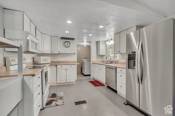 244 E Crescent Pkwy S #206, Sandy, UT 84070