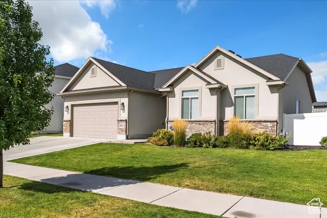 306 S Sunburst Dr, Layton, UT 84041 - Image #2