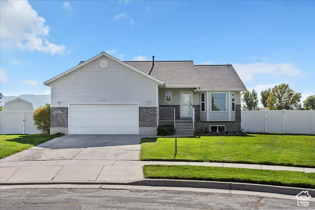 3867 Rungsted Cir, Syracuse, UT 84075 - Image #2