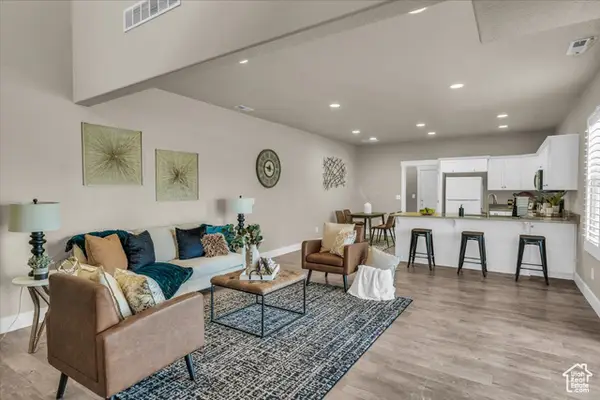 4866 W Black Twig Dr, South Jordan, UT 84009