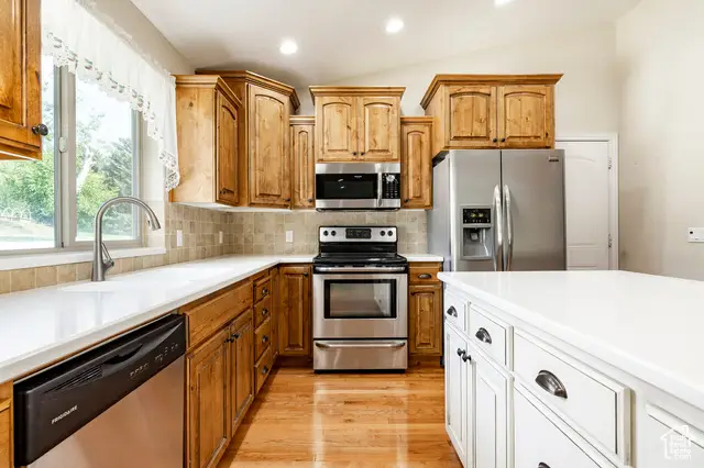 947 E Green Rd, Fruit Heights, UT 84037 - Image #2