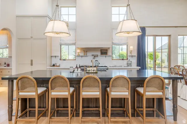 558 W Rheinfalls Cir, Midway, UT 84049 - Image #2