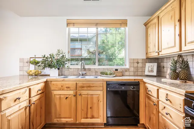 6042 N Fox Point Cir #C1, Park City, UT 84098 - Image #3