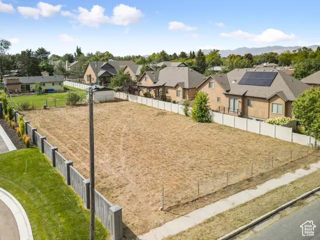 852 E Bourdeaux Dr S, Midvale, UT 84047 - Image #2