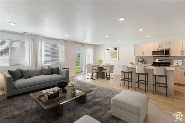 6562 S Aspen Ln, South Weber, UT 84405 - Image #3