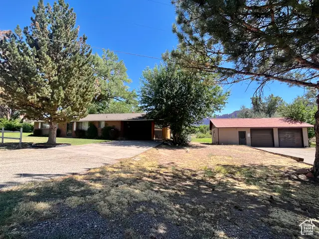 2704 E Bench Rd, Moab, UT 84532 - Image #1