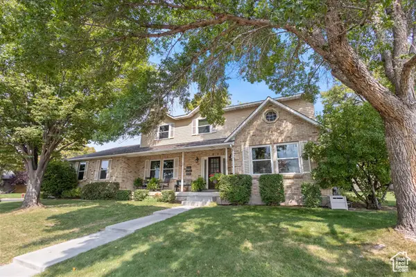 5495 S White Springs Dr, Murray, UT 84123