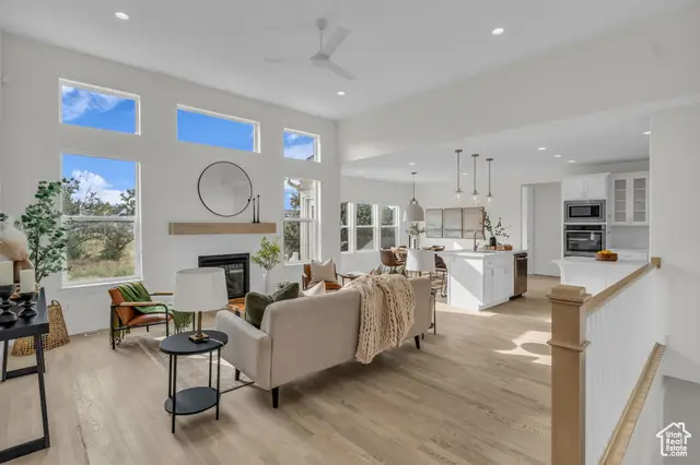 251 S Chardonnay Cir, Vineyard, UT 84059 - Image #2