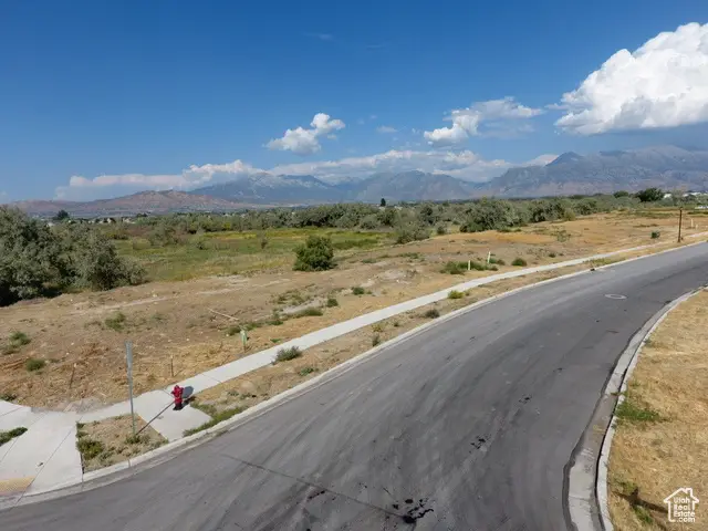 242 E Thrive Dr #6, Saratoga Springs, UT 84045 - Image #2