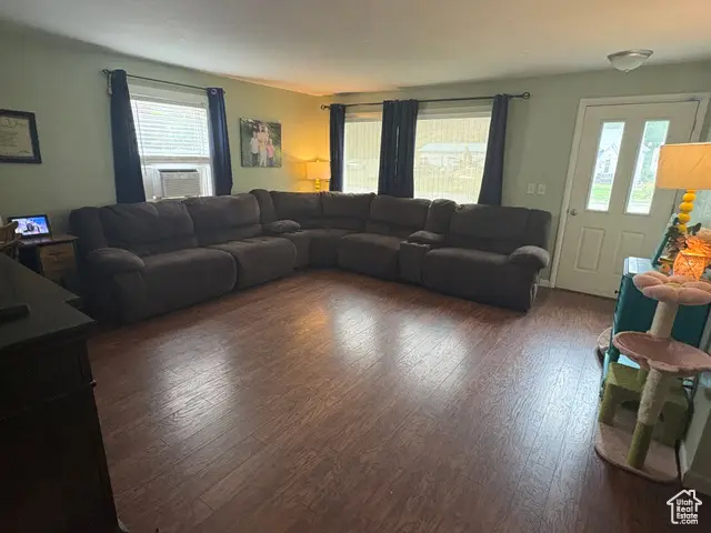 121 N 3rd St, Montpelier, ID 83254 - Image #2